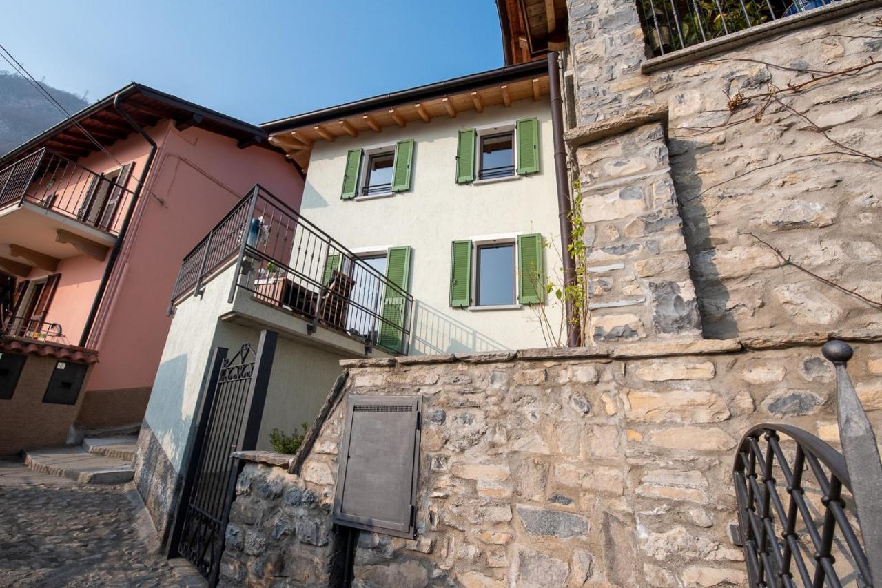 Lora Villa, With Lake View Оссуччо Экстерьер фото