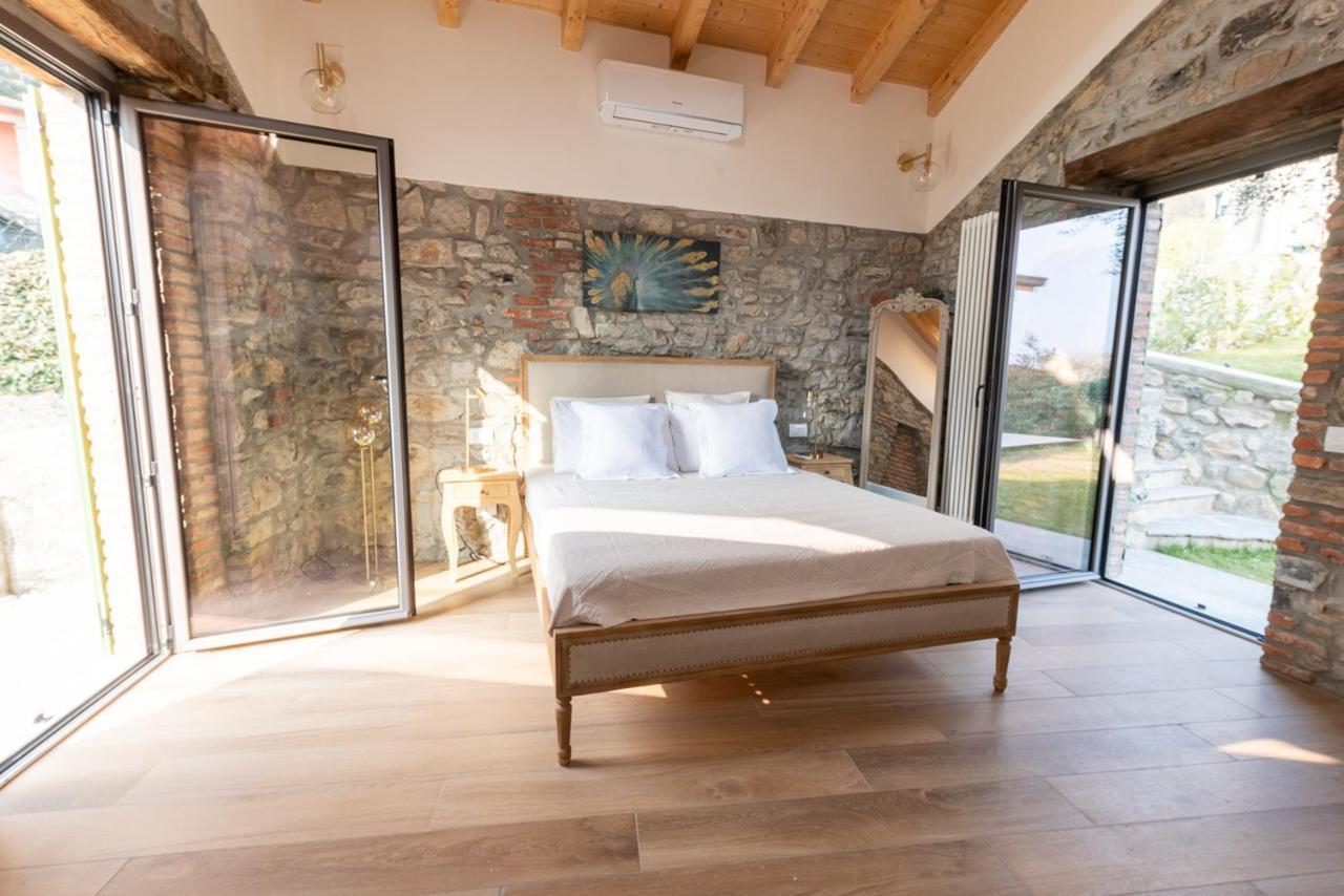 Lora Villa, With Lake View Оссуччо Экстерьер фото