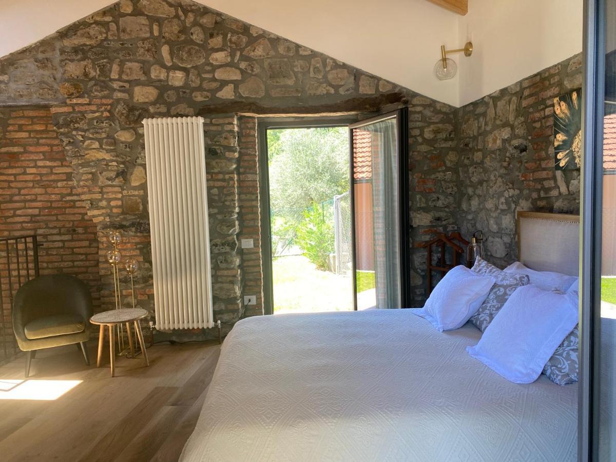Lora Villa, With Lake View Оссуччо Экстерьер фото